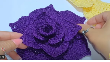 How to make 3D crochet flowers step by step ?